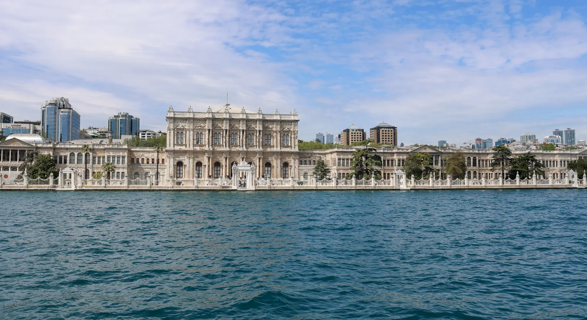 Dolmabahçe Palace - Wikipedia
