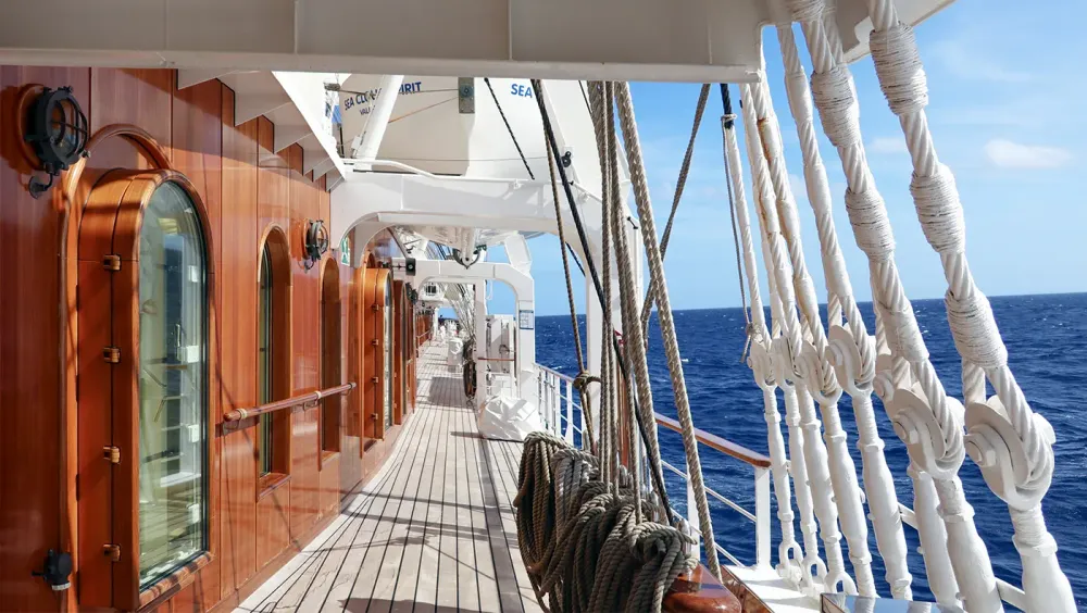 The Alternative to Huge Cruises? 3 Masts, 28 Sails and Wind Power - Karta.com