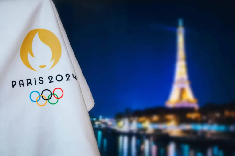 This Summer in Paris: More ‘Open’ Signs, Thanks to the Olympics - Karta.com