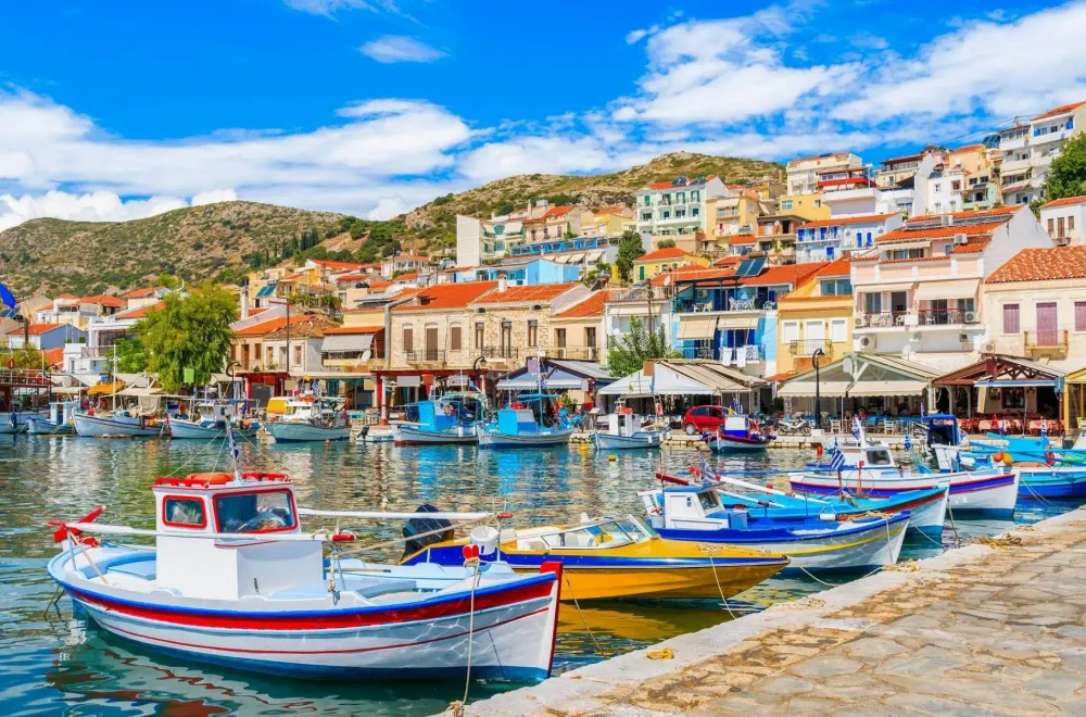 Summer of Dupes: Alternatives in the Aegean - No Paywall | Karta.com