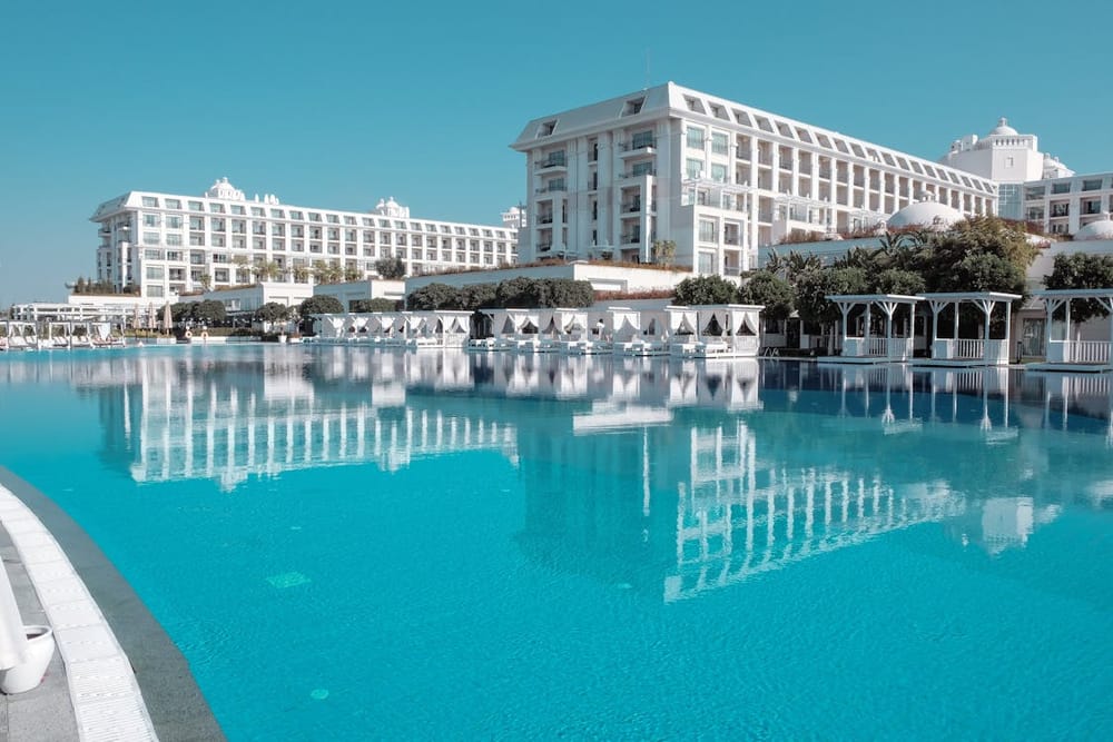 The World’s Cheapest Five-Star Hotels Worth Booking - Karta.com