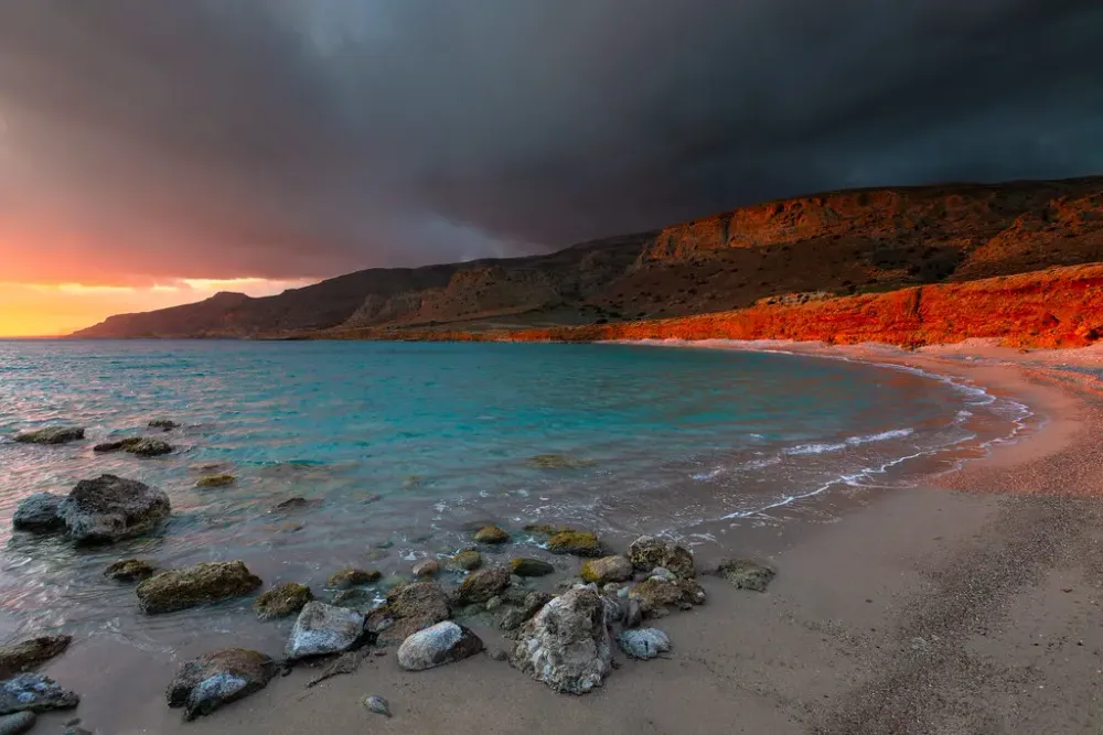Best Beaches in Crete That Blend Relaxation and Local Shopping - Karta