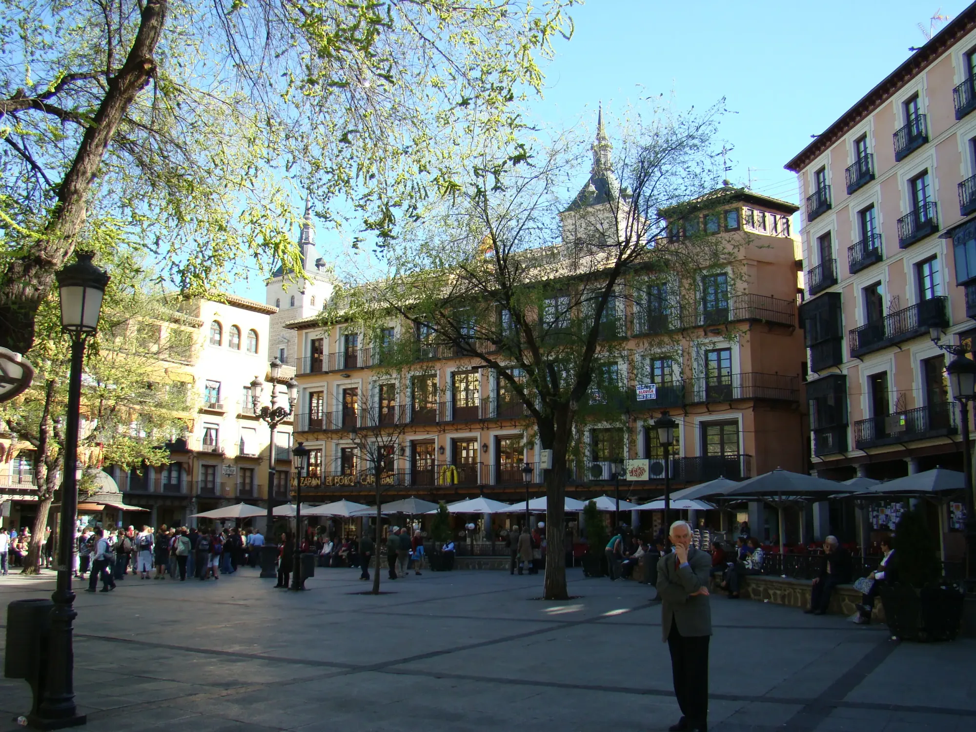 File:Toledo Zocodover 01 lou.JPG - Wikimedia Commons