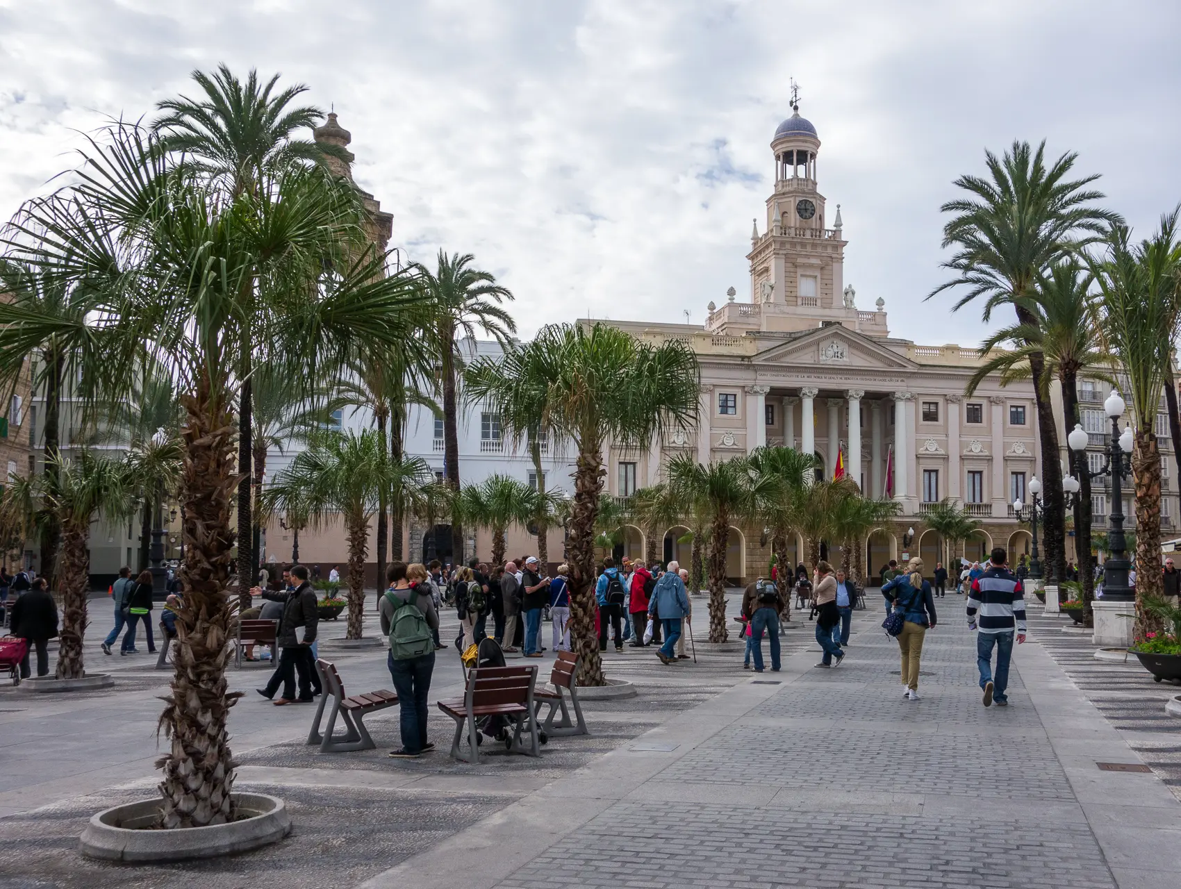 File:Plaza de San Juan de Dios - Cadiz, Spain - panoramio.jpg - Wikimedia Commons