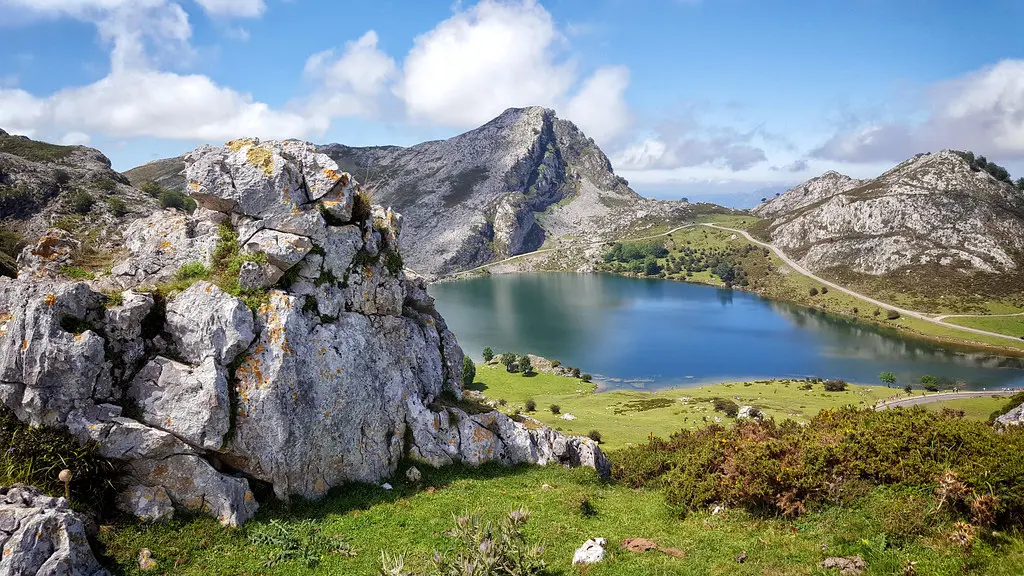 Lake Enol, one of the Lakes of Covadonga in Asturias, Spai… | Flickr