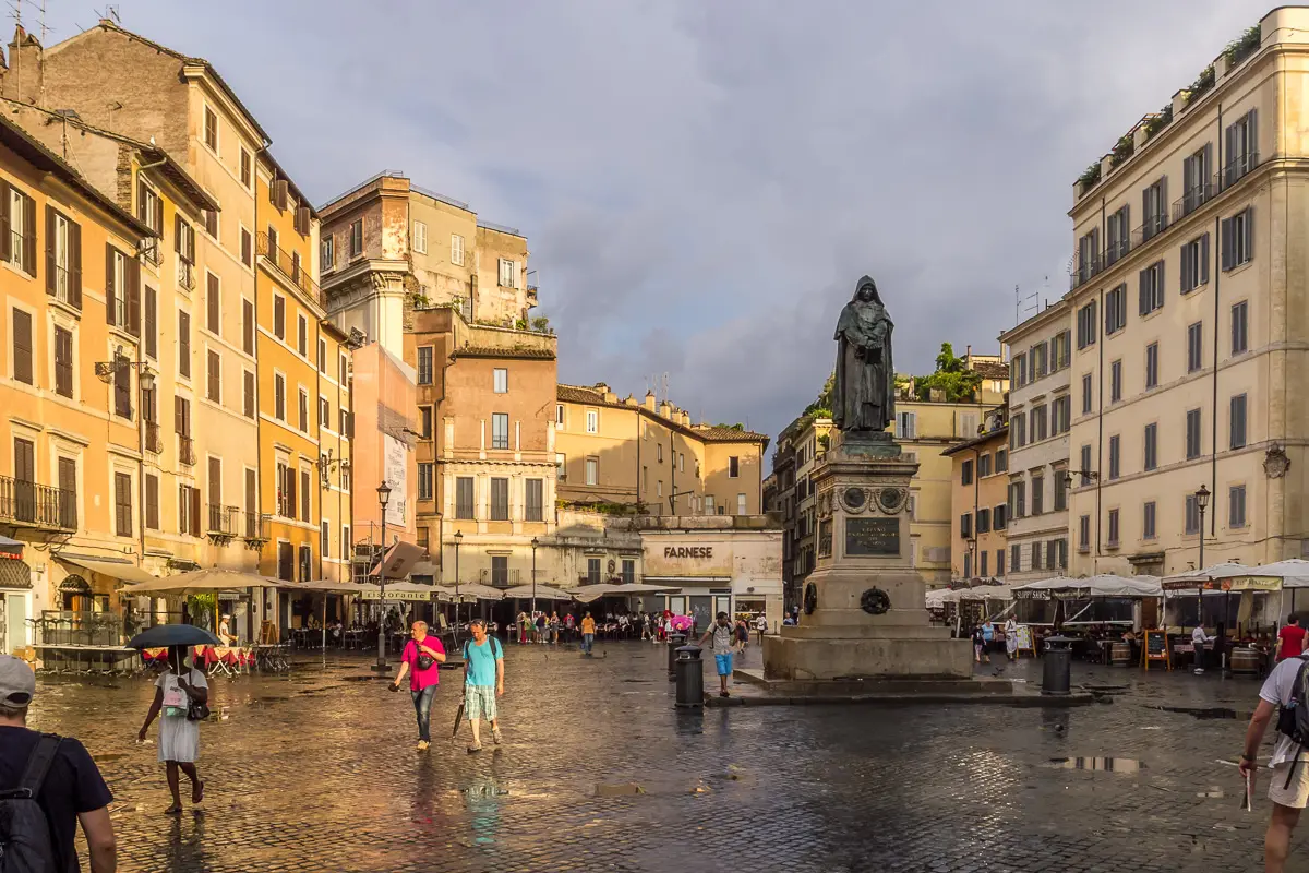 File:BD-Campo de' Fiori-20120813-P8130070.jpg - Wikimedia Commons