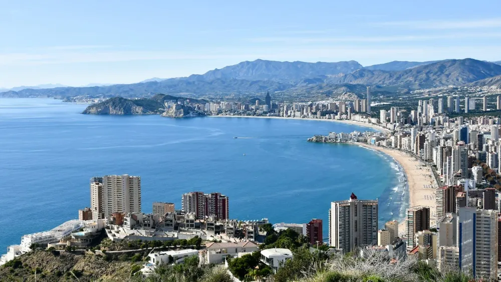 Qué hacer en Benidorm: más allá del turismo de masas - Karta.com