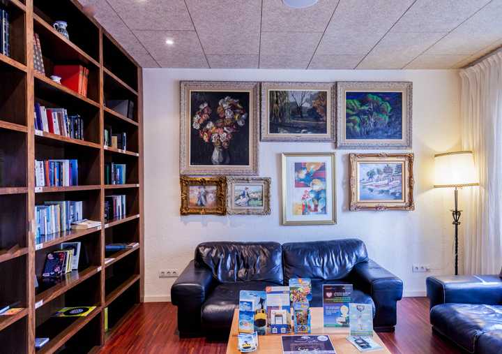 gallery image 0