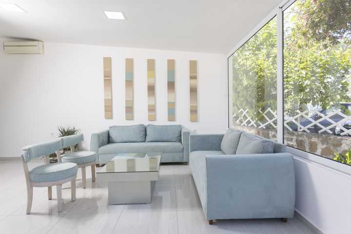 gallery image 0
