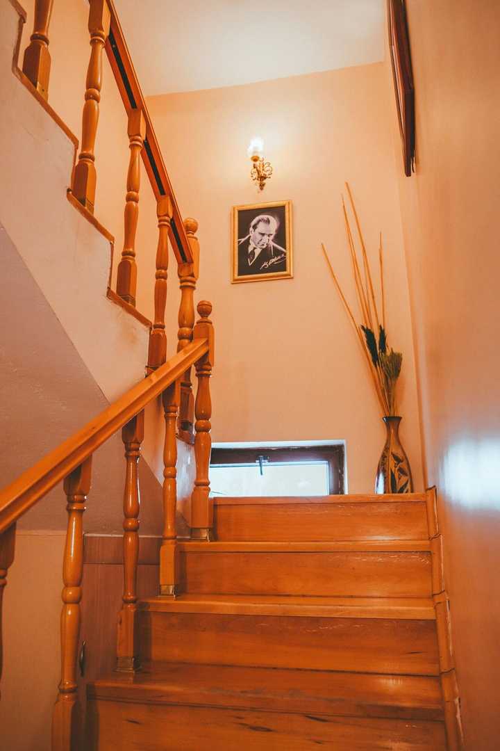 gallery image 0