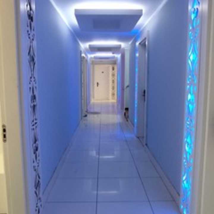gallery image 0