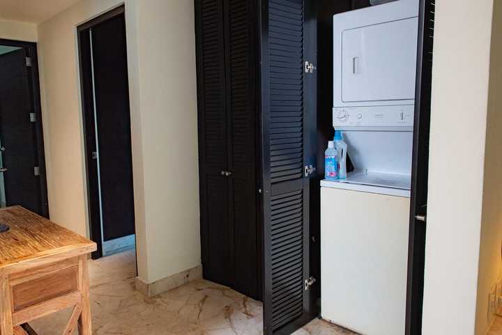 gallery image 0