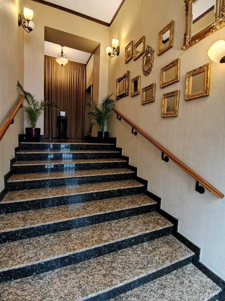 gallery image 0
