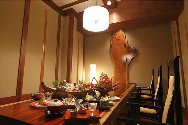 gallery image 0