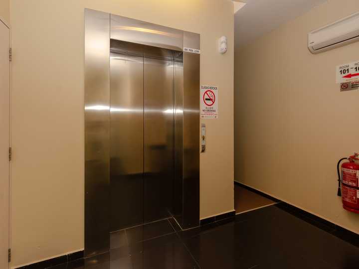 gallery image 0