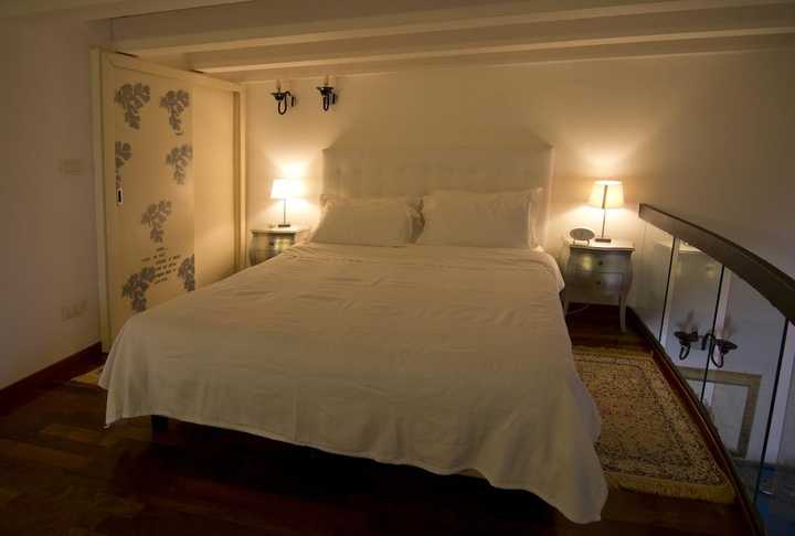 gallery image 0