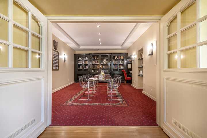 gallery image 0