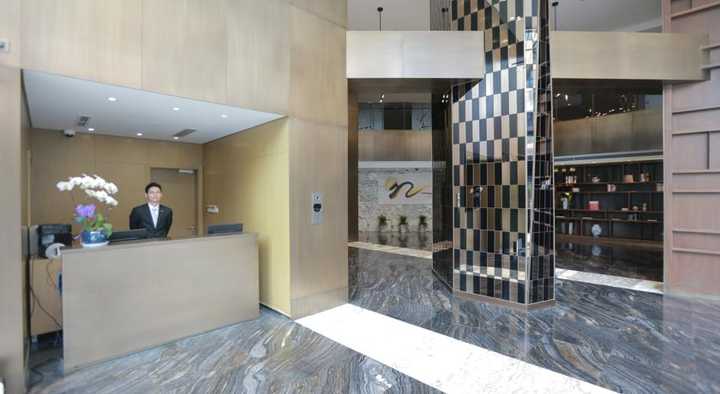 gallery image 0