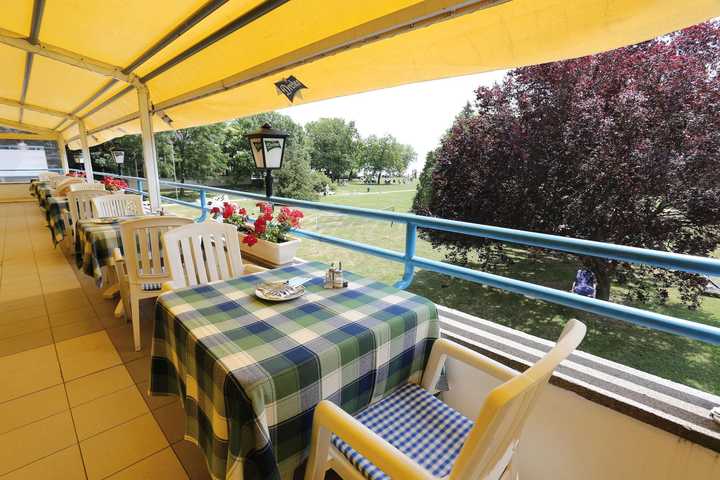 gallery image 0