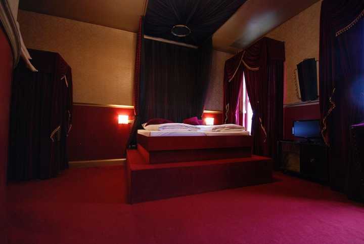 gallery image 0