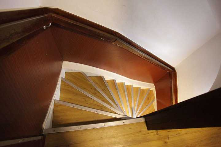 gallery image 0