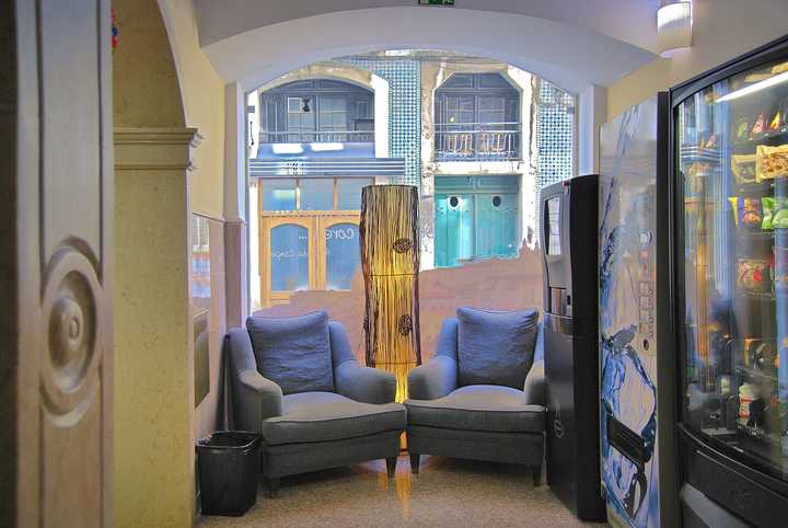 gallery image 0