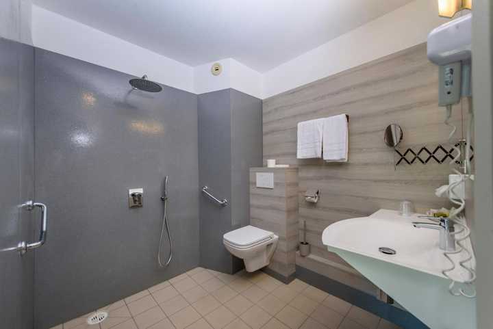 gallery image 0