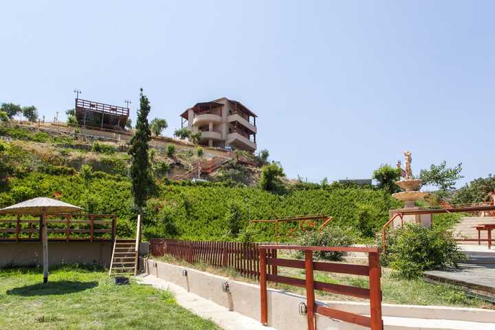 gallery image 11