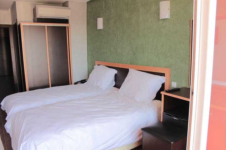 gallery image 0