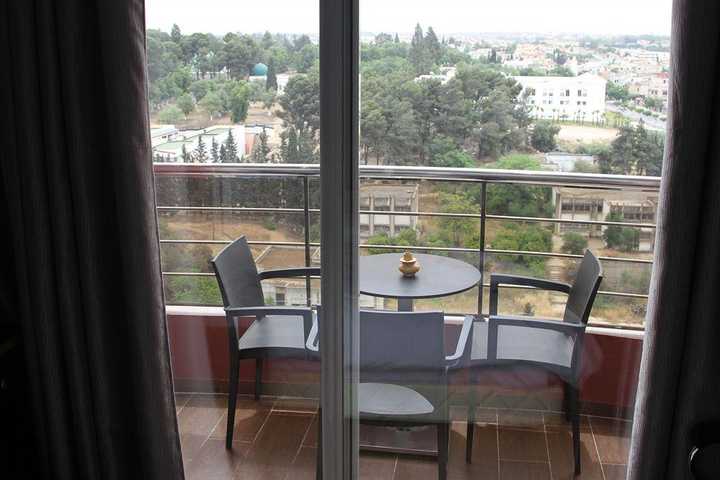gallery image 0