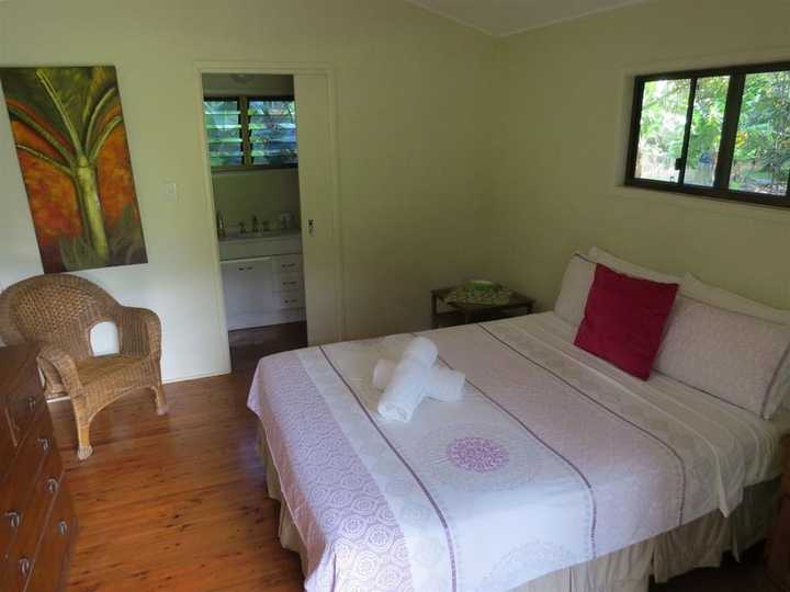 gallery image 0