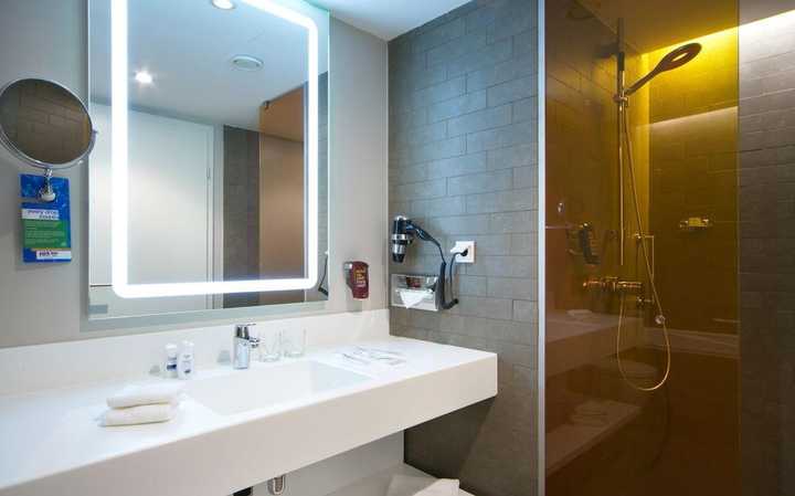gallery image 9