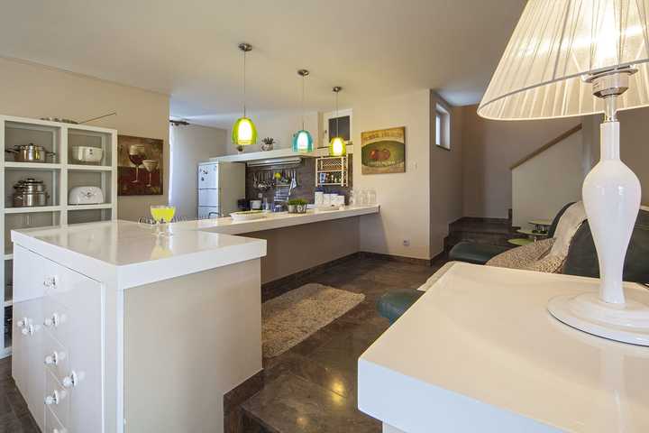 gallery image 0