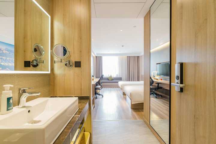gallery image 13