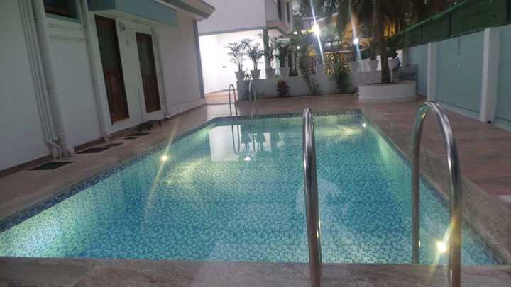 gallery image 0