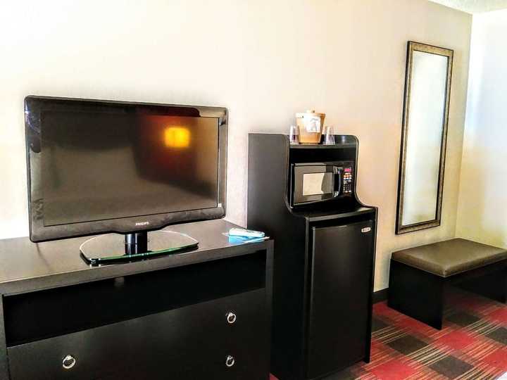 gallery image 0