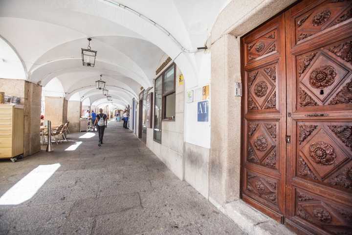 gallery image 0