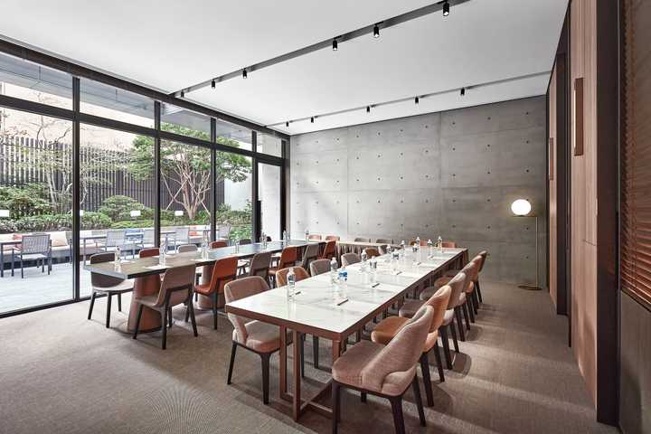 gallery image 0