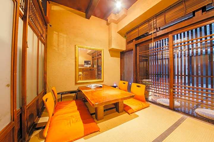 gallery image 0