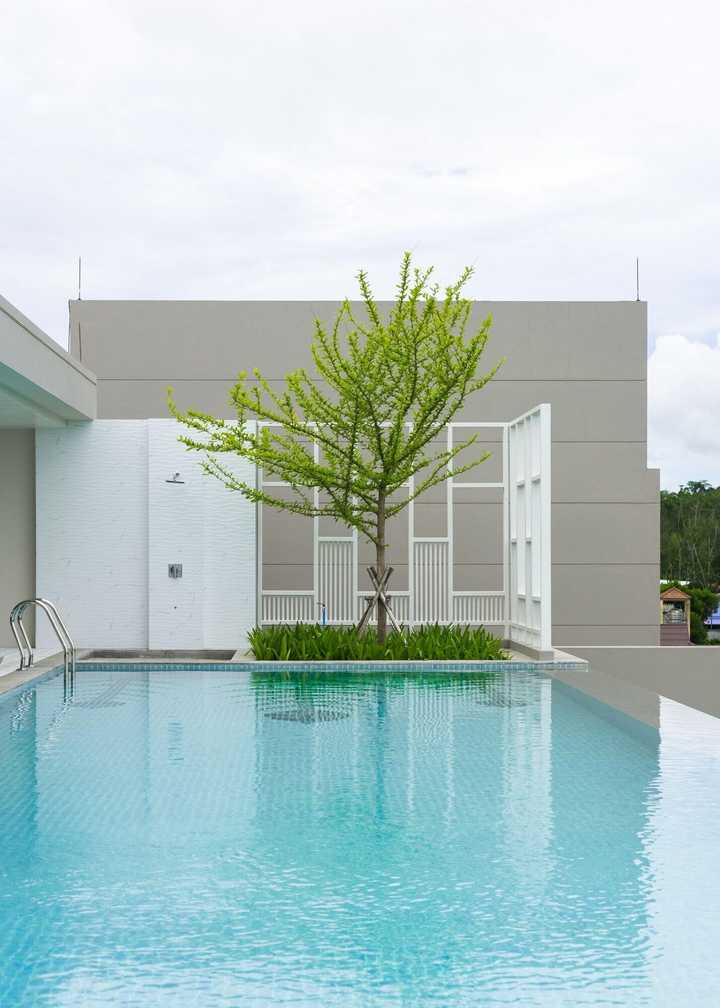 gallery image 0