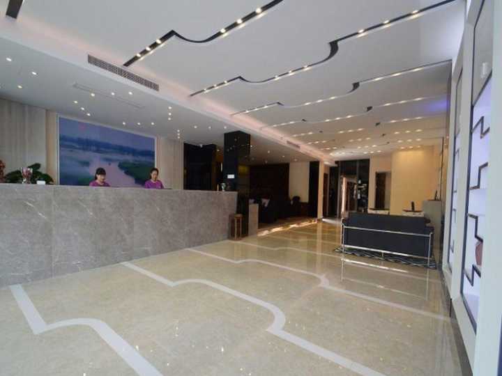 gallery image 0