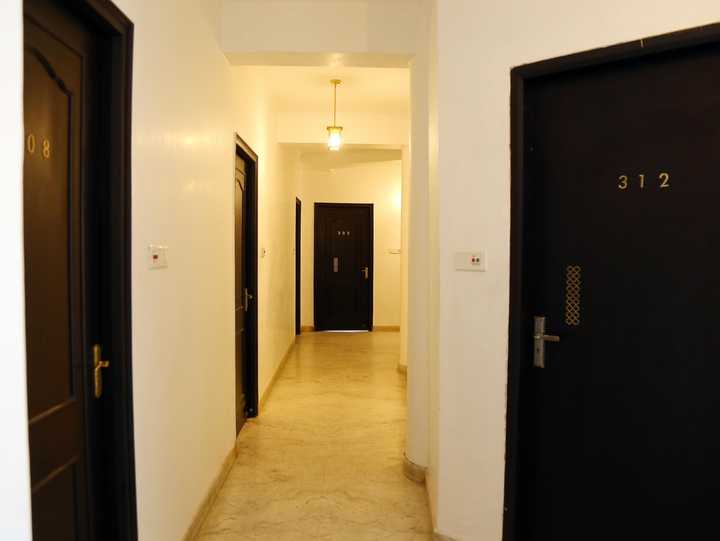 gallery image 0