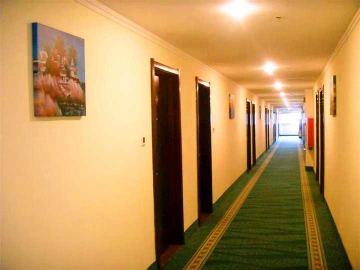 gallery image 0