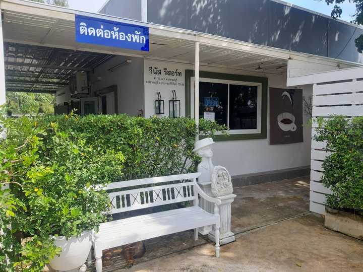gallery image 0