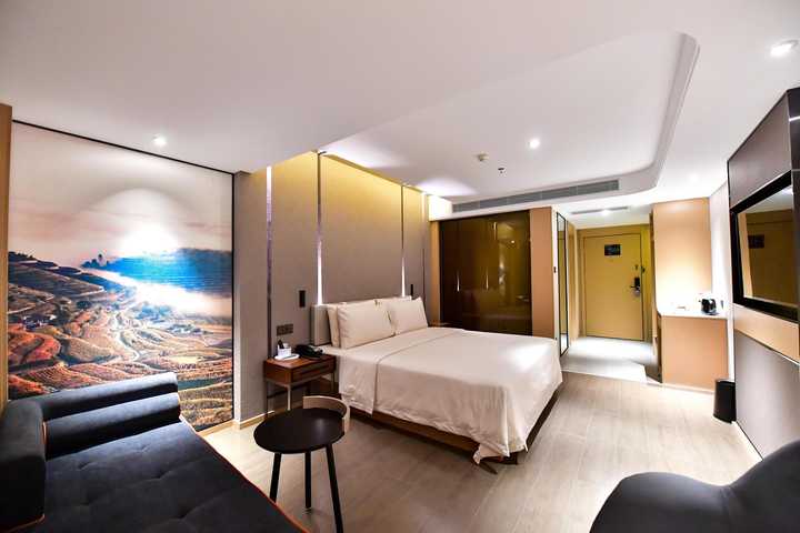 gallery image 0