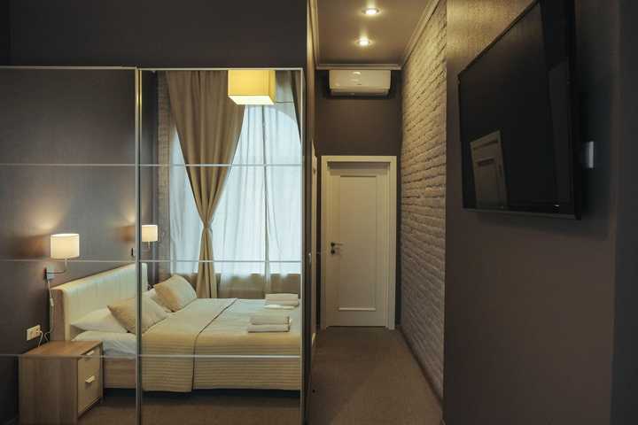 gallery image 0