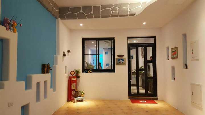gallery image 0