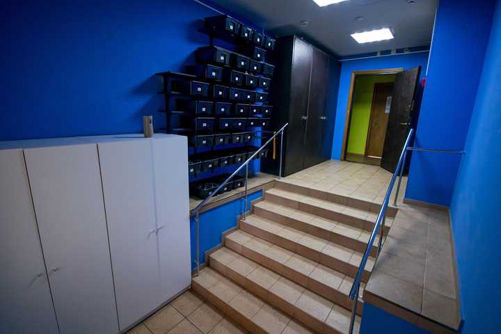 gallery image 0