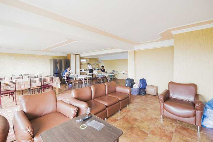 gallery image 0