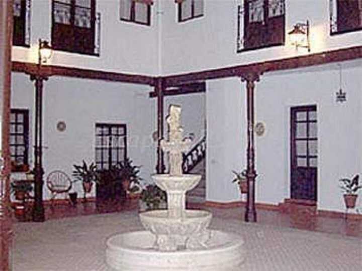 gallery image 0